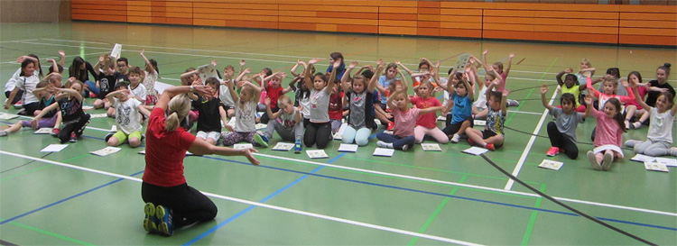 ÜBEN LOHNT SICH - Grundschulsporttag zum Thema Koordination hat allen Spaß gemacht