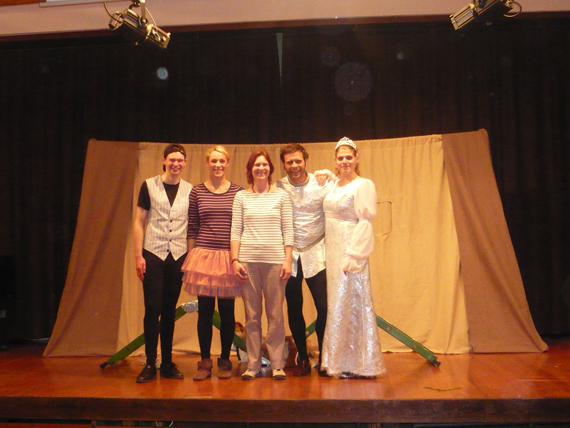 THEATERBÜHNE &quot;bUDENZAUBER&quot;