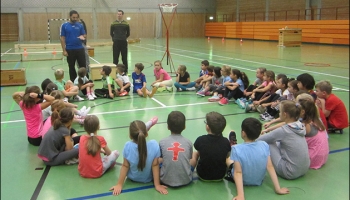 Grundschulaktionstag: Zweitklässler im Handballfieber 