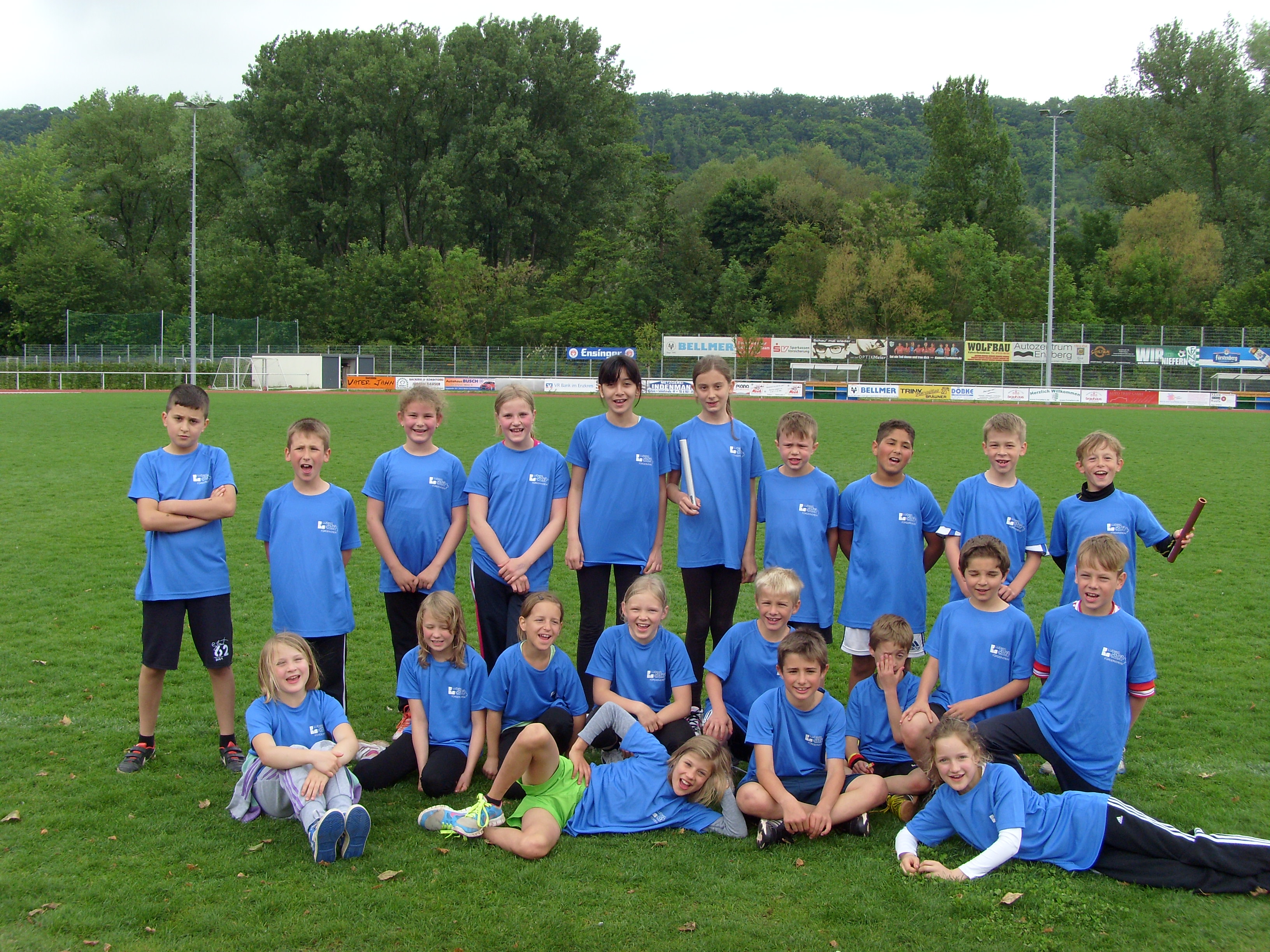 Jungen- und Mädchenmannschaft der Grundschule erreichen den 3. Platz beim Kreisfinale „Jugend trainiert Leichtathletik“ !