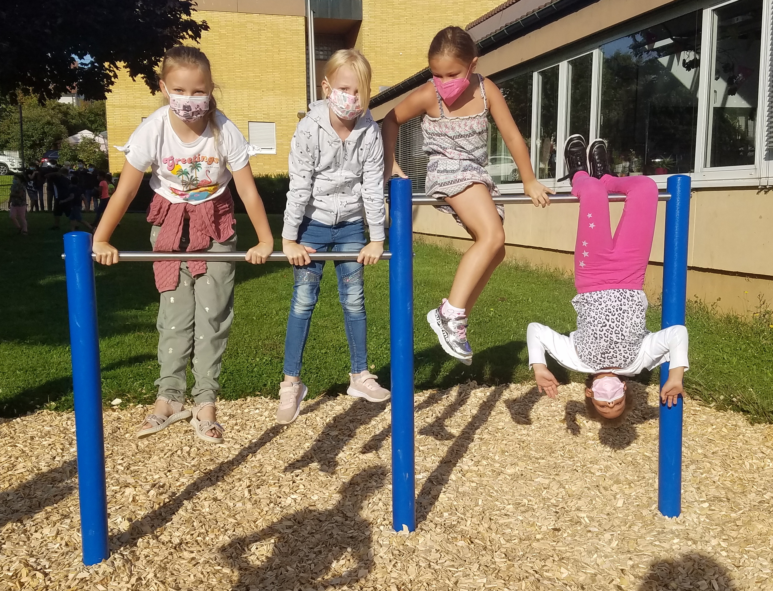 Neue Geräte auf dem Pausenhof