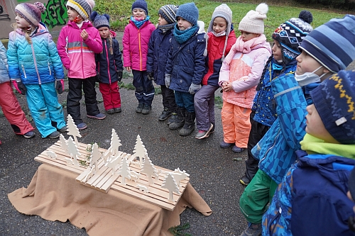 Baumeister im Winterwald