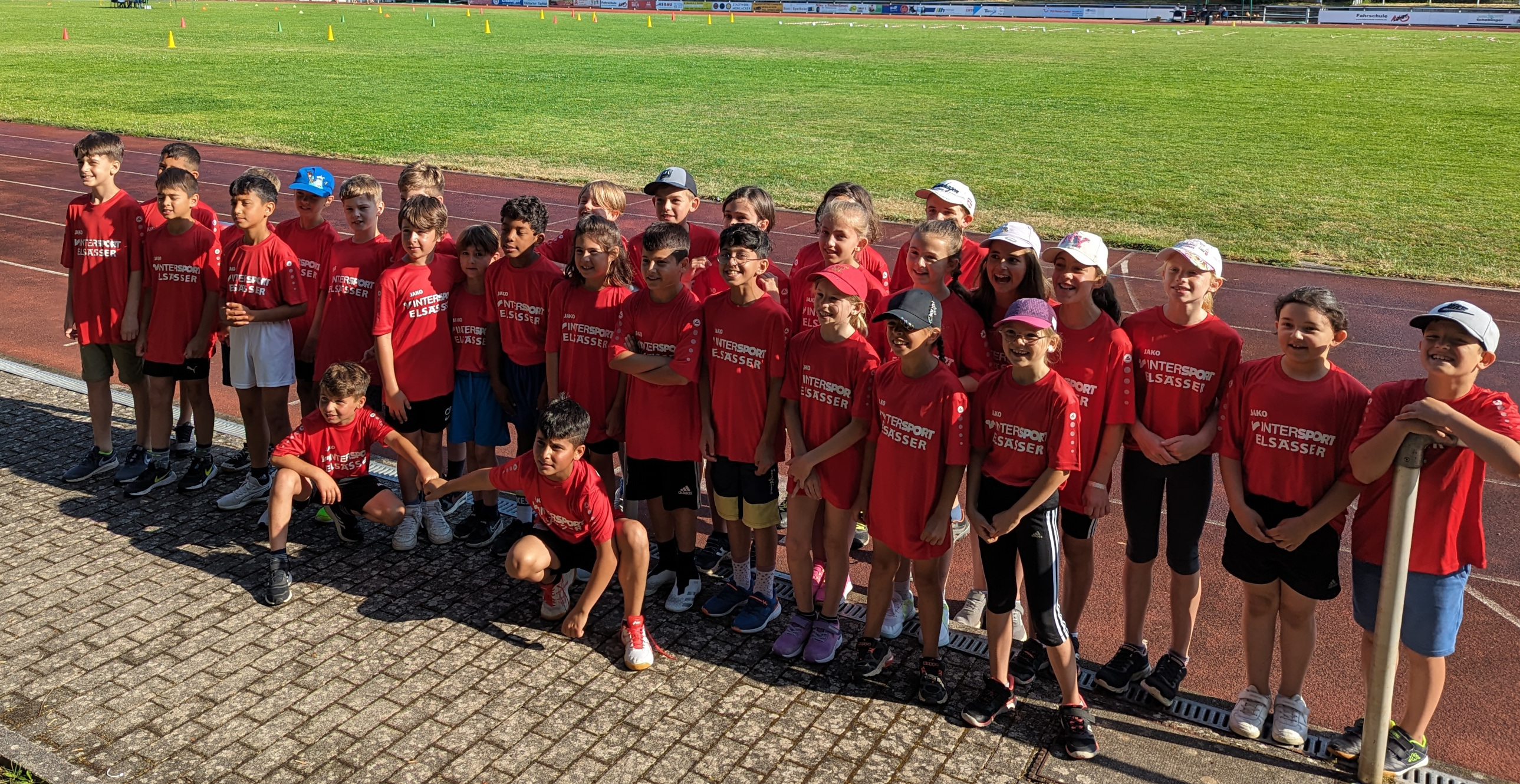 Jungen- und Mädchenmannschaft der Grundschule erreichen den 2. Platz beim Kreisfinale „Jugend trainiert für Olympia Leichtathletik“