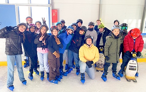 ADVENTure on Ice: Die Klassen 6 stürmen die Eisfläche