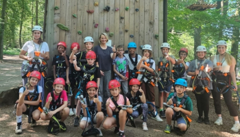 Abenteuer in den Baumwipfeln und Tierbeobachtungen