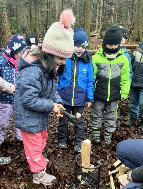Ein magischer Tag im Wald: Klasse 1b auf Wichtelsuche