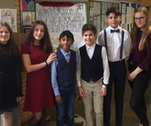 Foto-Mottoag-Festliche-Kleidung_