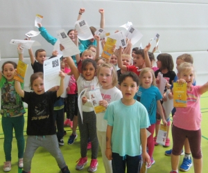 Klasse 1 freut sich über die Einladung zum Stadtfinale