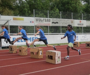 Hürdenlauf der Mädchen