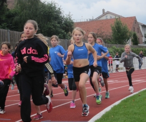 800m Start der Mädchen 02